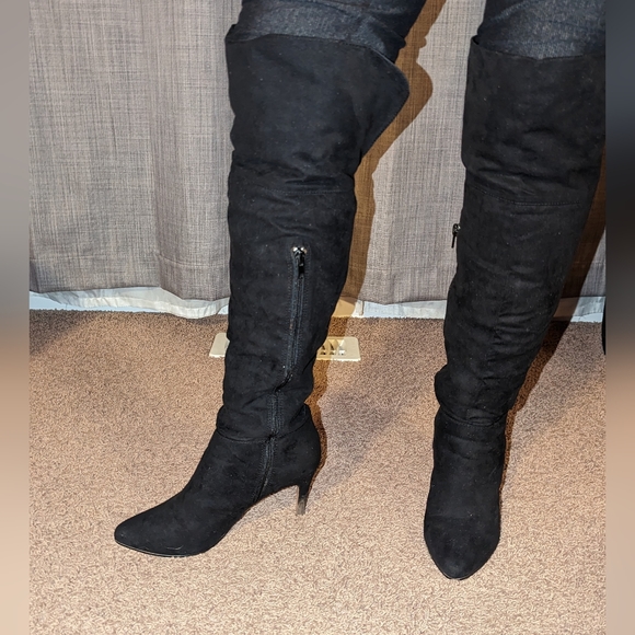 Black knee high boots Size 8 - Picture 1 of 4